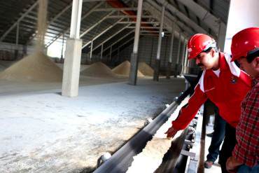 ¡A MEDIA MÁQUINA! Plantas de alimentos en el país operan a la mitad de su capacidad