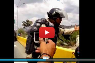 «GRABA PA’ ALLÁ NOJODA» La vulgar reacción de la PNB ante reporteros en protestas (Video)