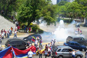 ¡ATENTOS! Cinco heridos en Carabobo por brutal represión durante marcha de este #24M