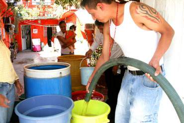 ¡COMO SI FUERAN CAMELLOS! Anuncian que servicio de agua llegará a Margarita «cada 21 días»