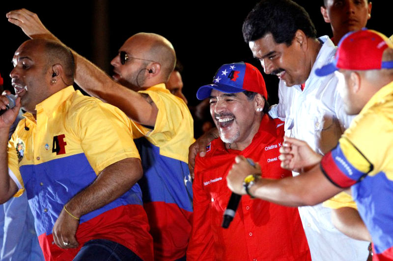 ¡CHISTE DEL DÍA! Maduro propone constituyente en la FIFA y sugiere a Maradona de presidente