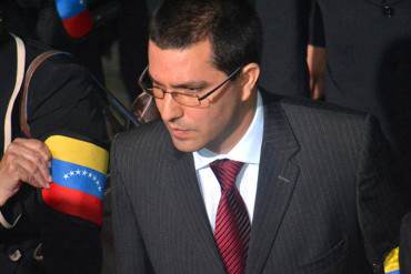 ¡DESCARO! Arreaza preocupado por «errada visión» que se da en España de Venezuela