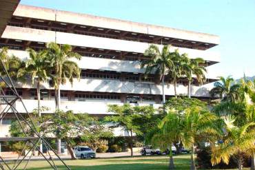 ¡ÚLTIMA HORA! Un muerto y varios heridos tras tiroteo en Universidad de Carabobo