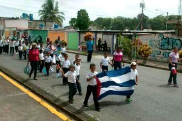 ¡POLÉMICO! Se enciende el Twitter por foto de niños venezolanos con bandera de Cuba