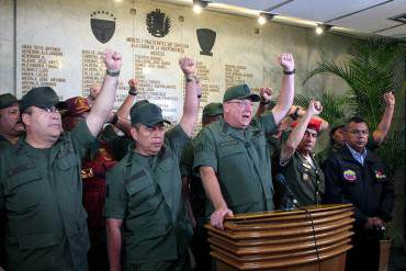 ¡SE CONFIRMA LA INJERENCIA! Militares cubanos dan órdenes a altos oficiales venezolanos