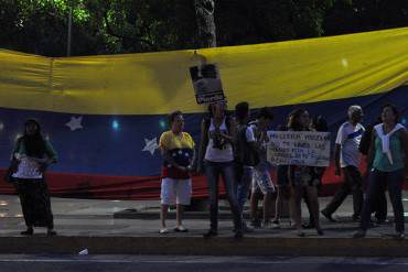 ¡SE PRENDE LA CALLE! Vuelven las protestas a Altamira y El Cafetal por decisión contra López (Fotos)