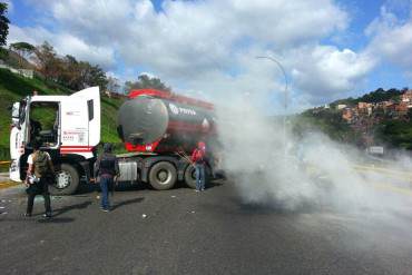 ¡SE ENCIENDE TERRAZAS DEL AVILA! Secuestran gandola de Pdvsa en protesta (+Fotos)