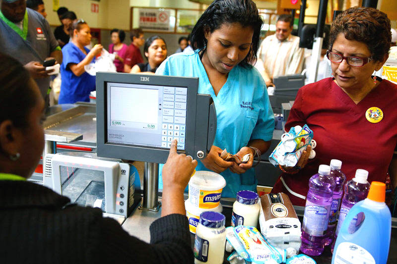 Inflacion-en-Venezuela-Escasez-Desabastecimiento-Cesta-Basica-Compras-Supermercados-07172014-2-800x533