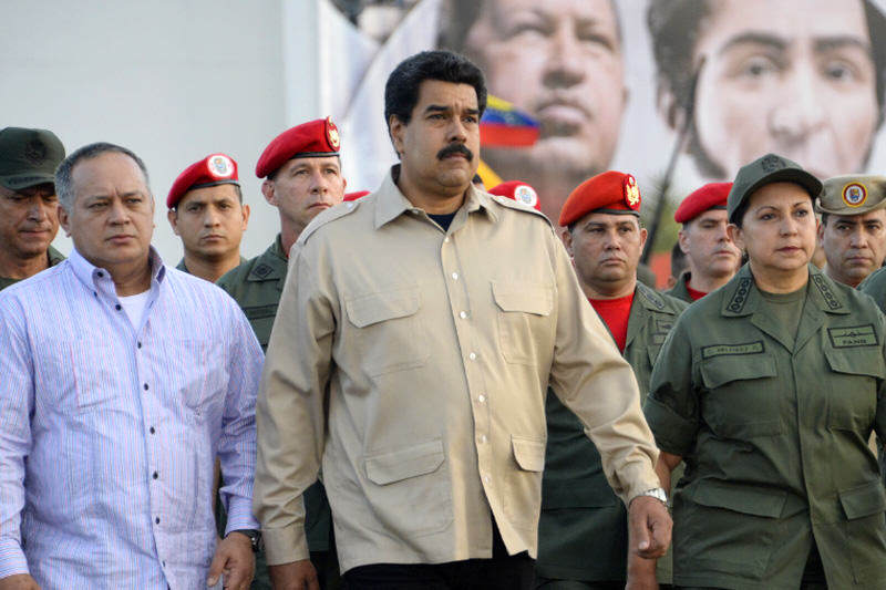 Nicolas-Maduro-con-Militares-de-alto-rango-Venezuela-2-800x533