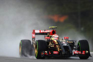 ¡Y PARA VARIAR…! Pastor Maldonado chocó a otro piloto y lo sacó de la pista en el GP de Hungría