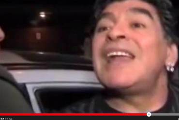 ¡VERGÜENZA! Un Maradona muy BORRACHO emitiendo fuertes declaraciones (+Video)