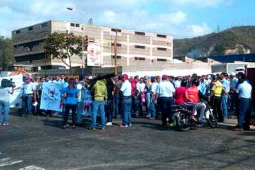 ¿ALÓ JESSE? Trabajadores de Corpoelec protestan en La Yaguara y gritan «¡fuera Chacón!»