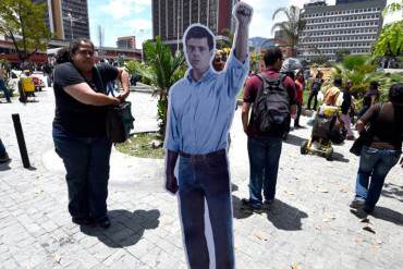 ¡SIGUE LA INJUSTICIA! Leopoldo López ya se encuentra en el Palacio de Justicia para 7ma audiencia