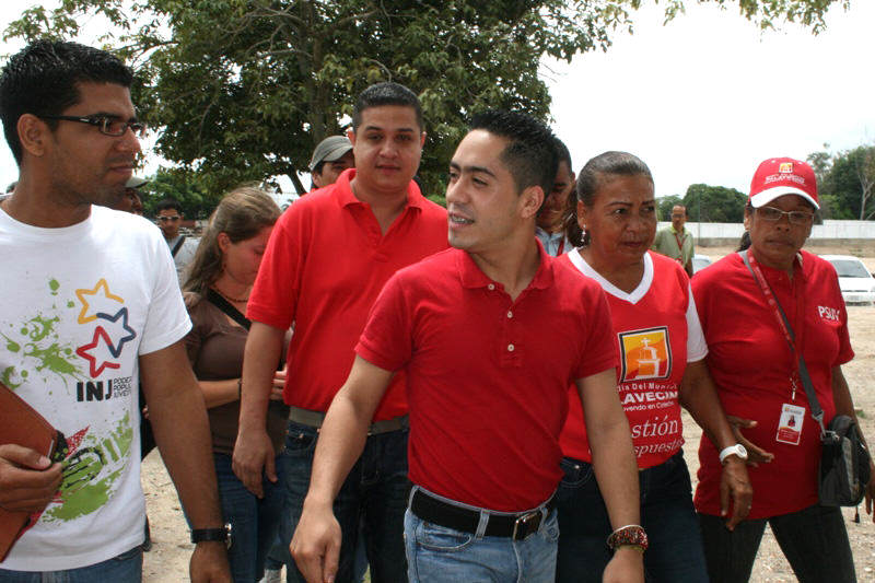 Diputado-de-la-Asamblea-y-Miembro-del-PSUV-Robert-Serra-2-800x533
