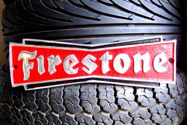 ¡SOCIALISMO DESTRUCTIVO! Firestone anuncia paralización de la planta por falta de materia prima