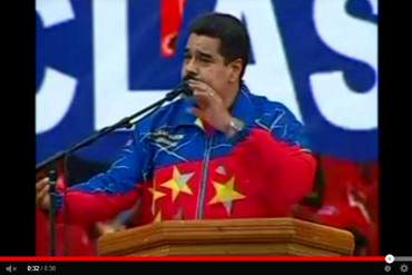 ¡UPSS… ESO DEBIÓ DOLER! Maduro se da tremendo microfonazo en pleno discurso (+Video)