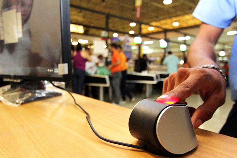 Sistema-Biometrico-de-Captahuella-en-Venezuela-para-supermercados-y-compras-en-comercios-800x533