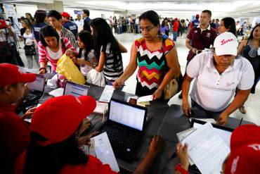 ¡CONTROL ABSOLUTO! Viajeros pasará por captahuellas para activar CUPOS de dólares