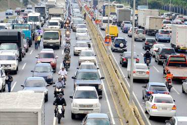 ¡BUEN GOLPE AL BOLSILLO! Solicitan aumentar a 130 bolívares la hora en los estacionamientos