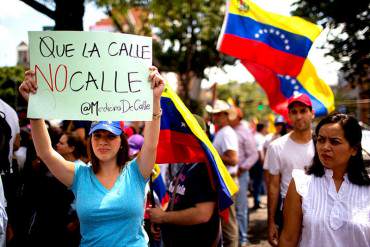 ¡SE ENCIENDE LA CALLE! Estudiantes se rebelan frente a las medidas absurdas del Régimen