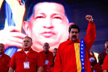 ¡DIOS LO PERDONE! Maduro defiende el “Chávez Nuestro”: Críticas son una persecución (+Video)