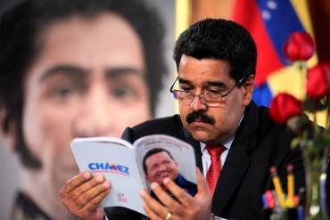 ¡YA NO CONVENCE! Sin dinero y sin popularidad, Maduro revive a Chávez por parlamentarias