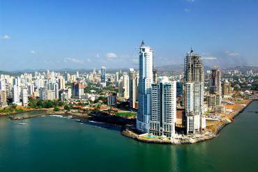 ¡MÁS TRABAS! Panamá ahora exige a extranjeros homologar sus títulos para obtener residencia