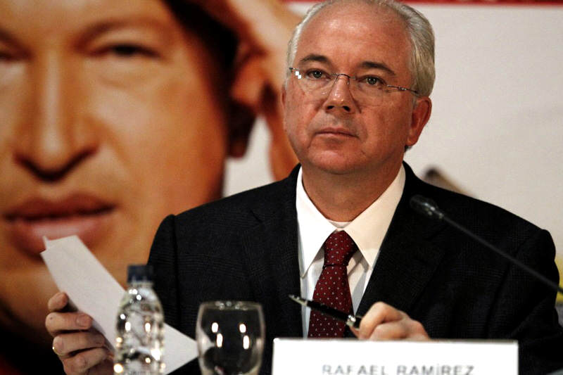 Rafael-Ramirez-Canciller-de-Venezuela-800x533