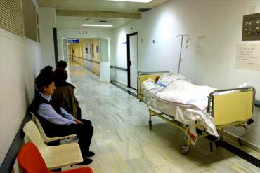 ¡MISERIA SOCIALISTA! Muere hombre tras ser rechazado de TRES hospitales por falta de insumos