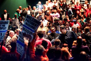 ¡QUE SE VENGAN A VENEZUELA! Multitud en el Bronx recibió con honores al dictador Maduro