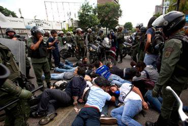 ¡EL DICTADOR SE DESATA! Gobierno crea «fuerza de choque» militar contra manifestantes