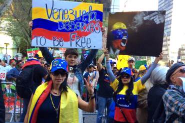 ¡LA PESADILLA DEL DICTADOR! Venezolanos protestan contra Maduro a las afueras de ONU (+ Fotos)