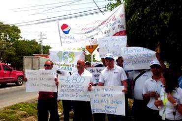 ¡PAÍS EN CRISIS! Trabajadores de Pepsi en Valencia protestan por escasez de insumos