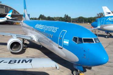 ¡CRECE EL ENCIERRO! Aerolíneas Argentinas restringe venta anticipada de pasajes en Venezuela