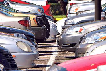 ¡UN GOLPE AL BOLSILLO! Estacionamientos esperan aumentar tarifa a 130 bolívares por hora