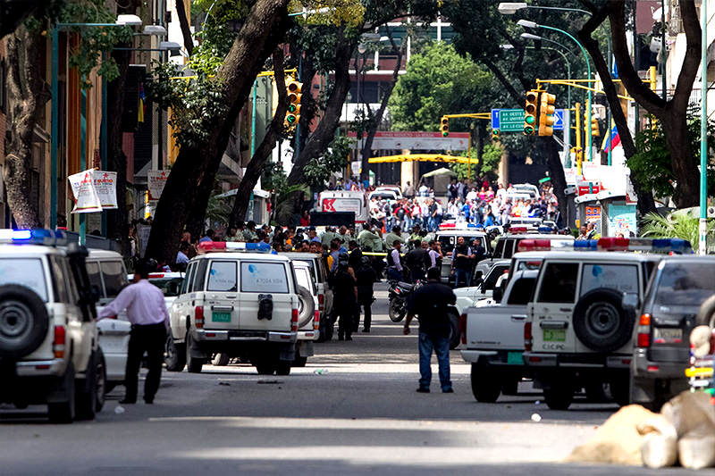 Enfrentamiento entre Colectivos y CICPC en Quinta Crespo Caracas