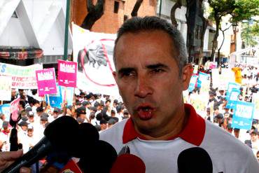 ¡DESCARADO! Bernal reclama a chavistas que no votarán «porque no consiguió harina o hizo cola»