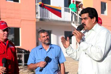 ¡CASI NADA! Maduro: «Misión Vivienda marcha bien… solo faltan cabillas, cemento y demás materiales»