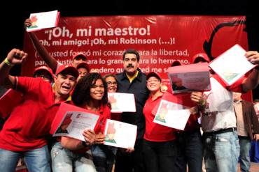 ¡ESTUDIANTES SIN CADIVI Y…! Maduro enviará a 50.000 alumnos de misiones al exterior (+ Video)