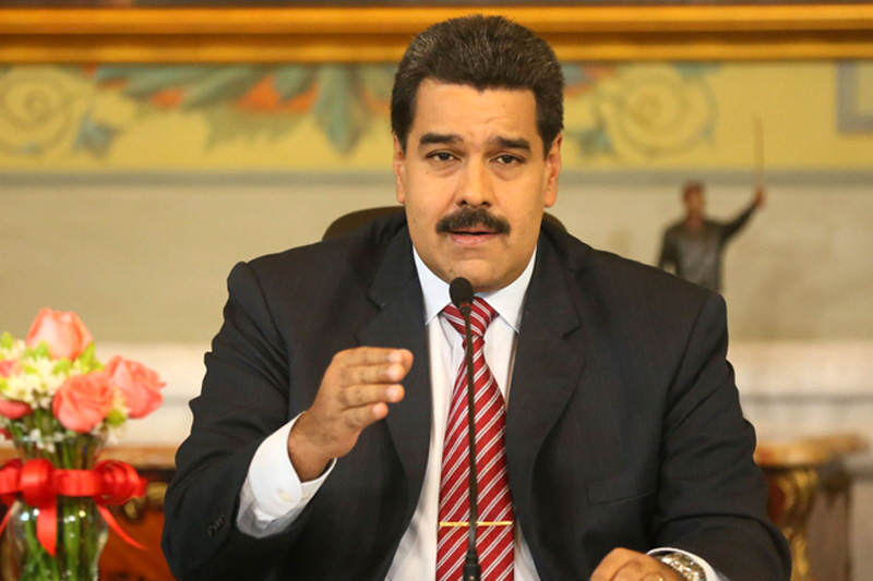 Nicolas-Maduro-rueda-de-prensa-10-15-2014-800x533