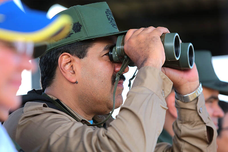 Nicolas-Maduro vigila