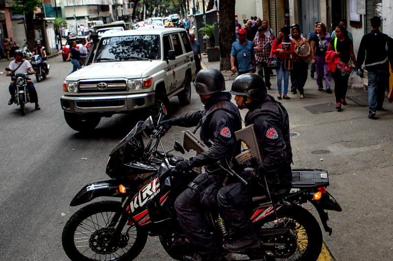 Prensa nacional censuro la balacera de 9 horas entre CICPC y colectivos