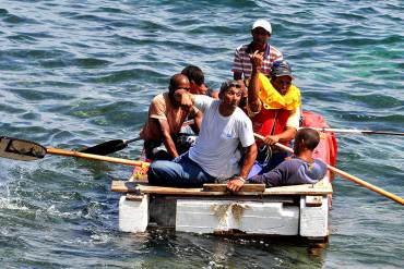 ¡HUYEN DE LA DICTADURA! Guardia Costera de EEUU rescata a 33 inmigrantes cubanos