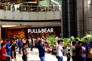 ¡MODA RACIONADA! Pull&Bear y Zara venden solo CINCO piezas de vestir por persona… ¡AL MES!