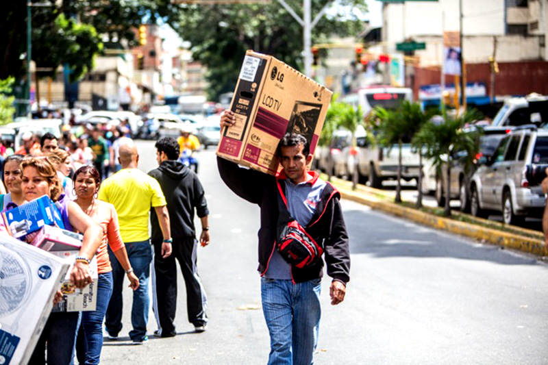 ¡DISPUESTO A TODO! Maduro podría tomar «acciones populistas» para recuperar al electorado