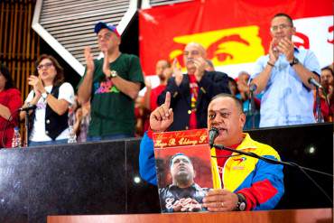 Diosdado Cabello: «El pueblo puede estar disgustado por una cola pero no traicionará a Chávez «