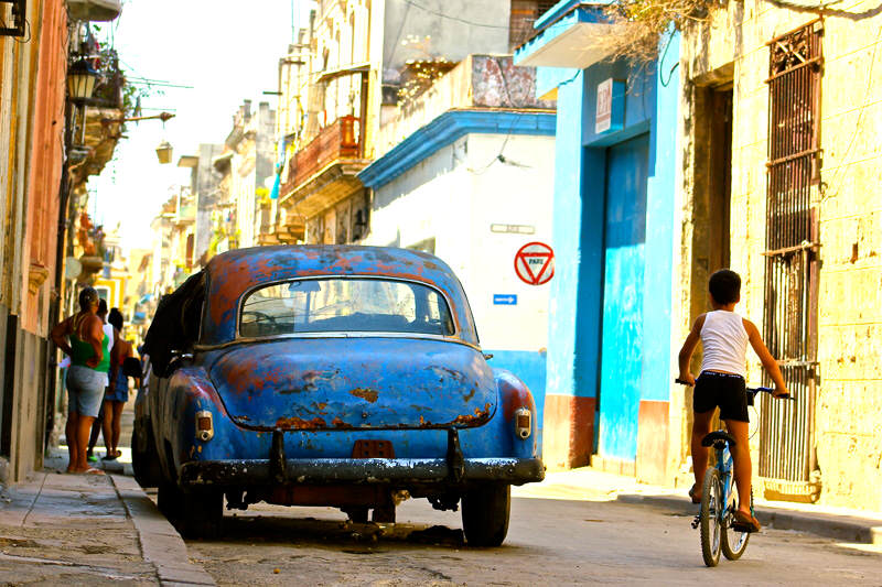 La-Habana-Cuba-Carros-Viejos-800x533