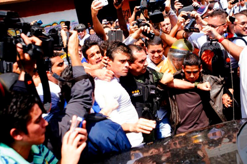 Leopoldo-Lopez-entrega