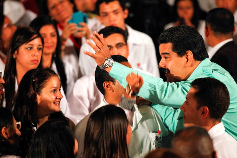 Maduro-medicos-comunitarios