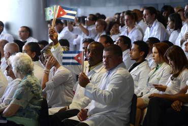 ¡ASÍ ACTÚAN! Cuba quitaría diplomas a médicos en Brasil cuyas familias no regresan a la isla